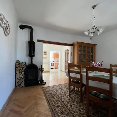 Guest House *